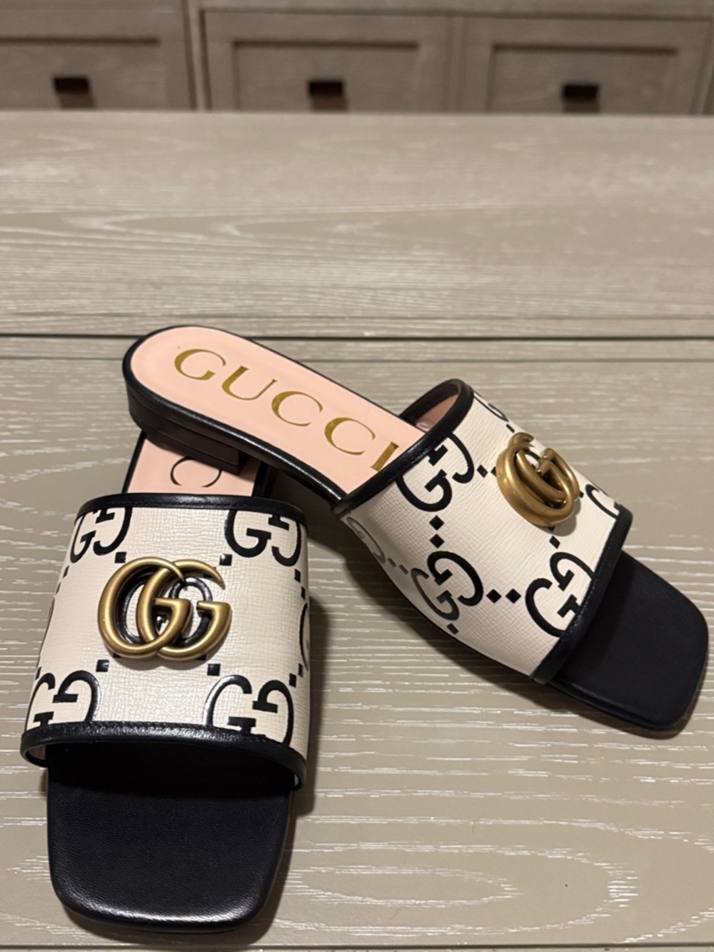 Gucci Cream & Black GG Logo Leather Slide Mules with Gold Double G - Picture 14 of 17